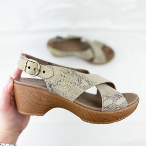 Dansko Jacinda Snakeskin Slingback Wedges size US 7.5-8